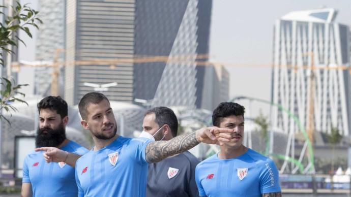 Iñigo Martínez, durante el paseo de este miércoles de la plantilla del Athletic por Riyadh