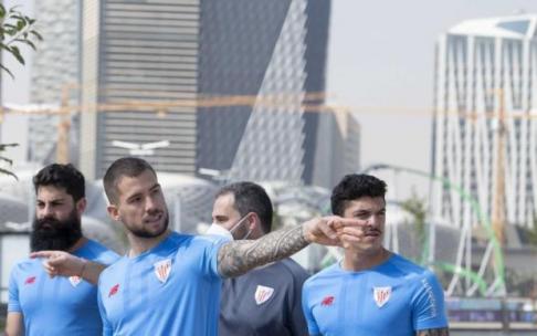 Iñigo Martínez, durante el paseo de este miércoles de la plantilla del Athletic por Riyadh