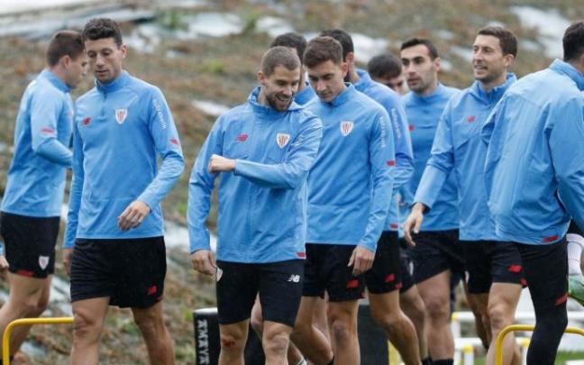 Iñigo Martínez, en un entrenamiento del Athletic