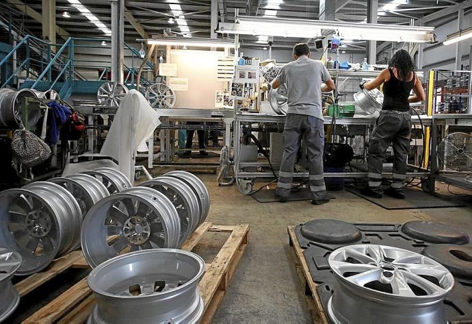 Trabajadores de Mapsa, empresa del sector del metal. Foto: Javier Bergasa