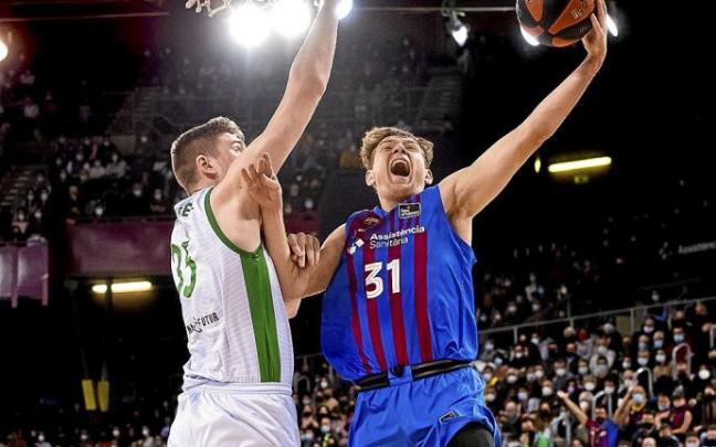 Jokubaitis, en una de sus incontestables finalizaciones con la mano izquierda. Foto: ACB Photo/V. Salgado