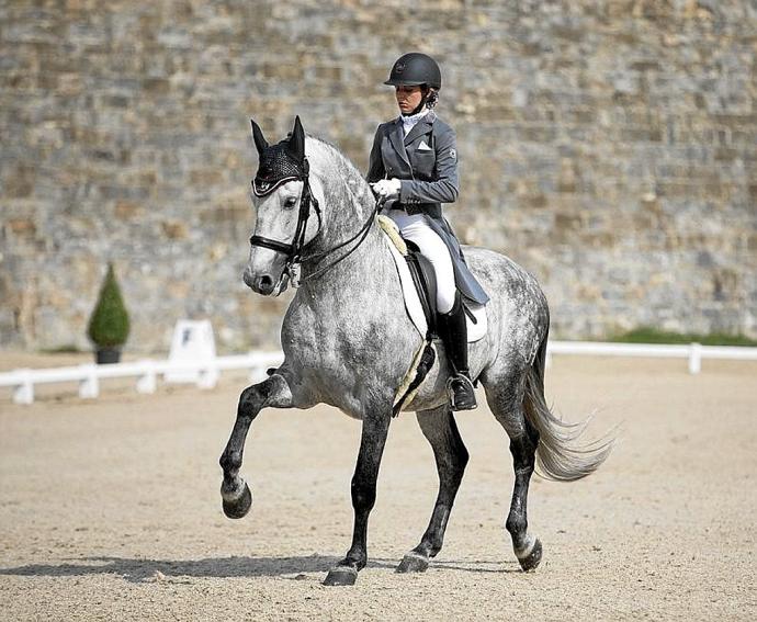 La navarra Estibaliz Dorronsoro, con 'Esbelto X'.