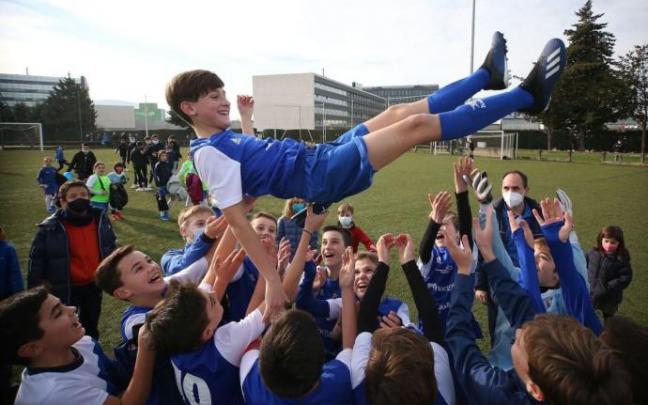 San Cernin celebra el pase a la final de Interescolar. San Cernin celebra el pase a la final de Interescolar.