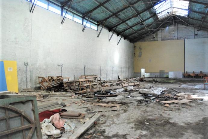 Interior del viejo frontón cerrado de Zorroaga.