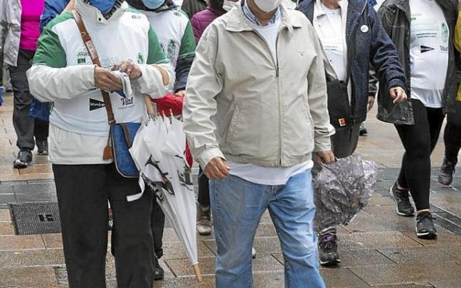 Participantes de la marcha contra el cáncer de Álava. Participantes de la marcha contra el cáncer de Álava.