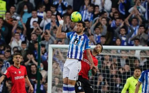 Mikel Merino, en un momento del derbi ante el Alavés del pasado domingo