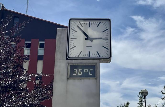 Un termómetro marca 36 grados en Lasarte-Oria