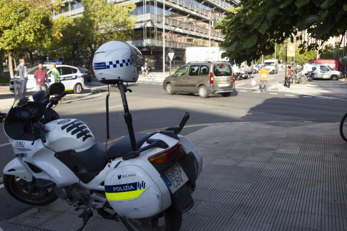 Una moto de la Policía Local de Vitoria.