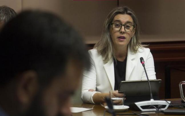 La diputada Basterra. La diputada Basterra.