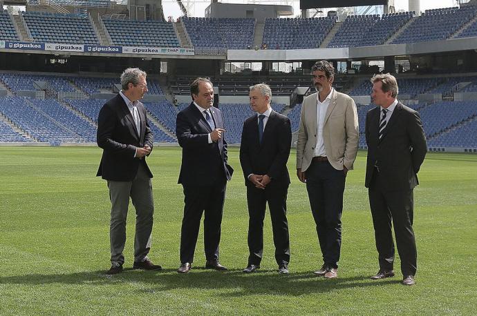 Bingen Zupiria, junto al lehendakari, en la visita institucional al nuevo Anoeta.