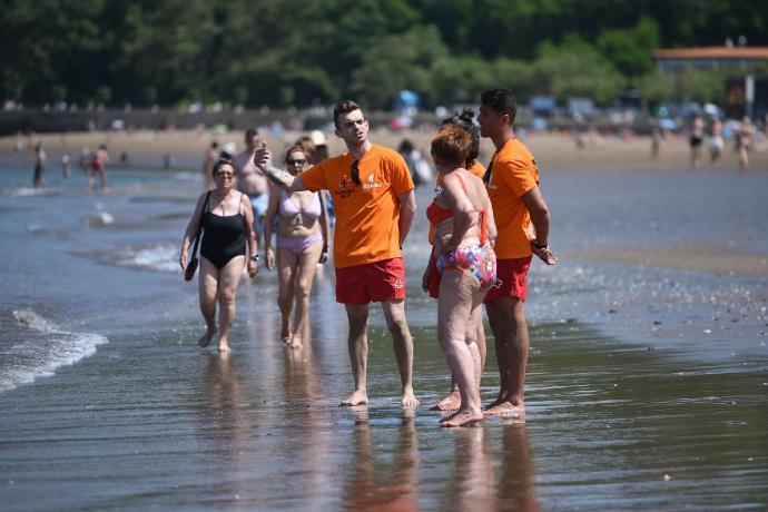 Se piden precauciones en las playas que haya bandera roja