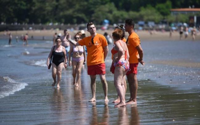 Se piden precauciones en las playas que haya bandera roja