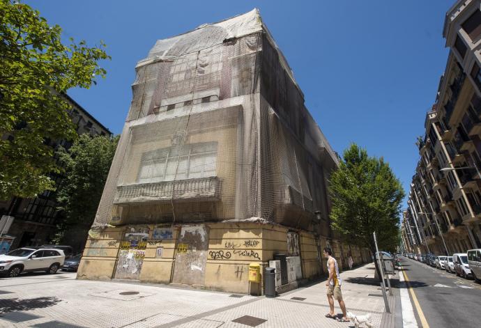 El palacio de Bellas Artes, en la confluencia de las calles Urbieta y Prim.