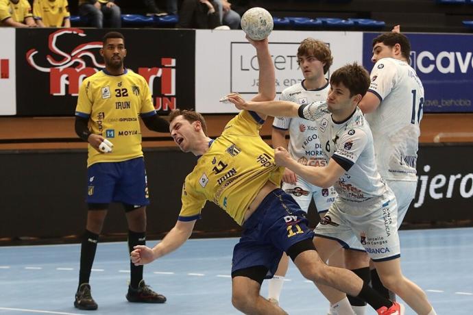 Kauldi Odriozola, durante el encuentro ante el Cangas.