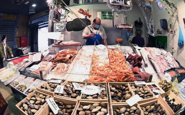 El sector de la alimentación aguarda con inquietud a una incierta campaña navideña por el alza de precios. El sector de la alimentación aguarda con inquietud a una incierta campaña navideña por el alza de precios.