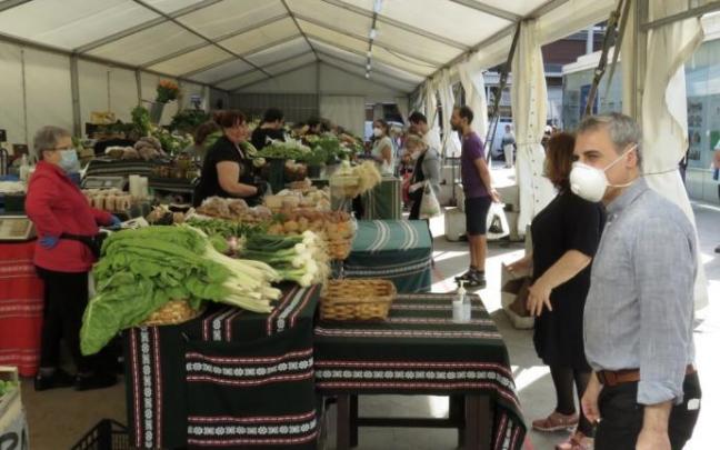 Las baserritarras seguirán en su carpa provisional durante todo este año.