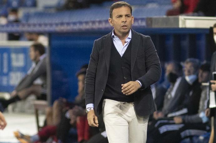 El técnico albiazul insiste en la necesidad de reforzar el apartado psicológico del equipo para dar la vuelta a la situación: "Debemos mirar hacia adelante sabiendo que quedan 102 puntos por disputarse"