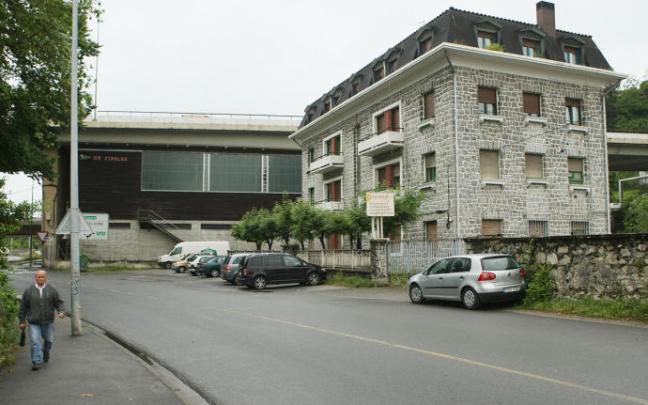 Edificio que será demolido al igual que los talleres cercanos. Edificio que será demolido al igual que los talleres cercanos.