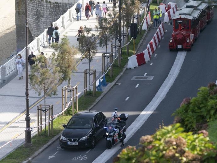 26 conductores fueron multados este lunes por circular por el paseo de La Concha