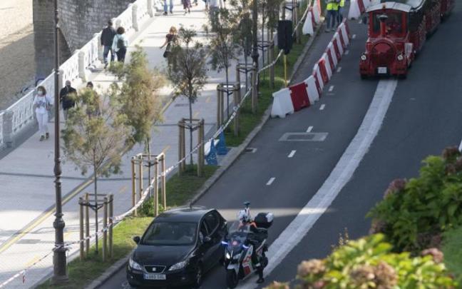 26 conductores fueron multados este lunes por circular por el paseo de La Concha
