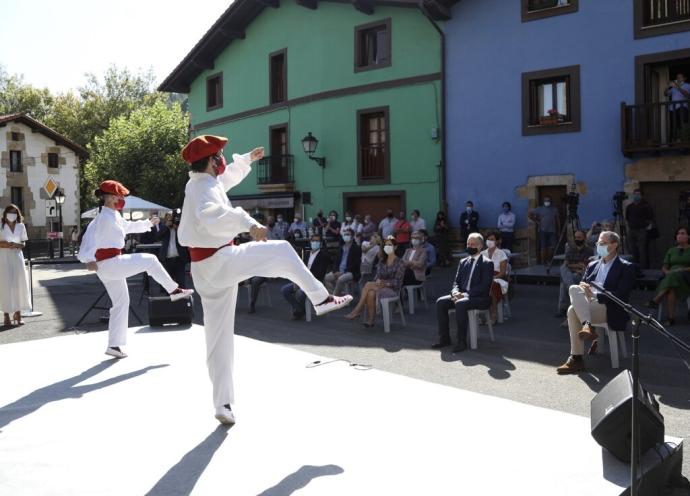 Un momento del Día de la Diáspora celebrado en Ormaiztegi en 2020.