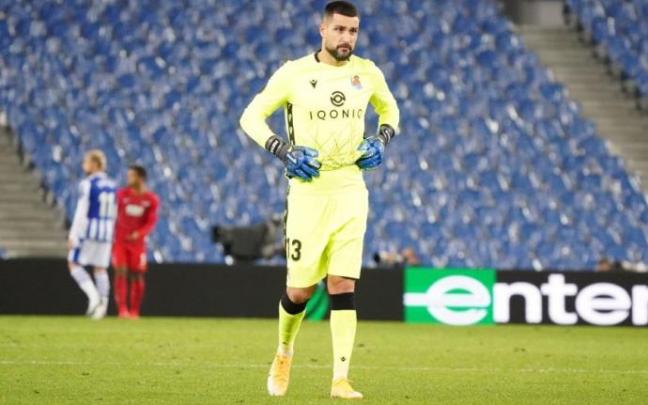 Moyá, en su último partido con la Real contra el AZ Alkmaar en Anoeta.