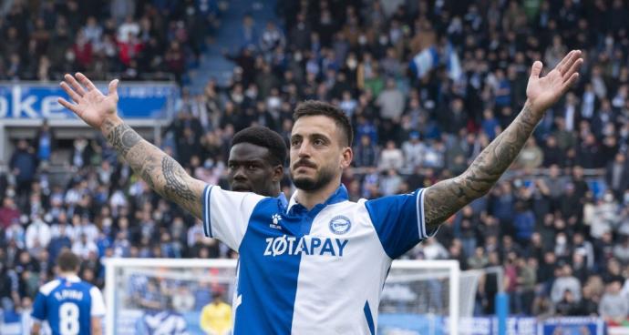 Joselu celebra el gol de la victoria ante el Valencia