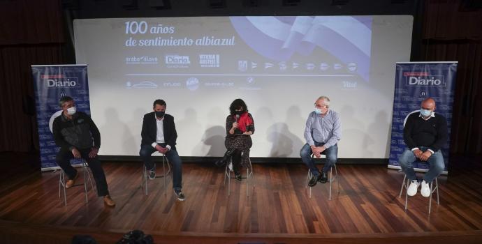 Los periodistas Javier Lekuona, Eneko Aldekoa, Juan Carlos Cendoya y Alfonso Churruca enumeran para DNA anécdotas y reflexiones de toda una vida dedicada al Deportivo Alavés