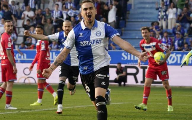 Escalante volvió al once titular ante el Espanyol tras causar baja ante el Celta por sanción