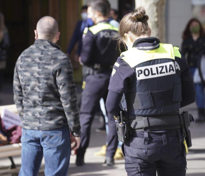 Una agente de la Policía Local de Vitoria.