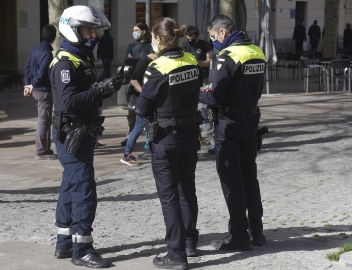 Agentes de la Policía Local de Vitoria.