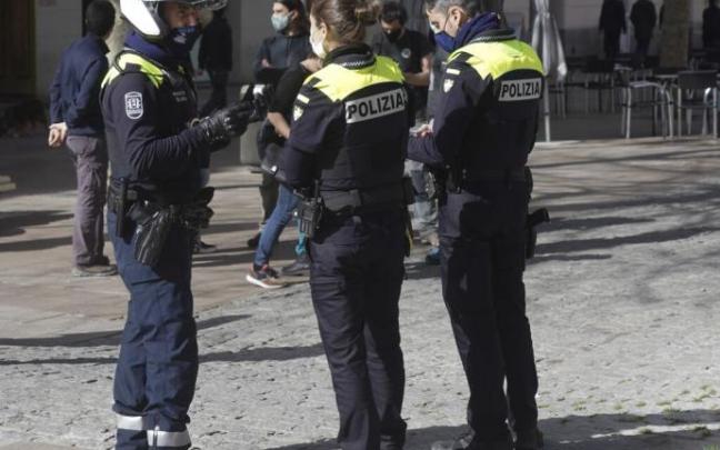 Agentes de la Policía Local de Vitoria.