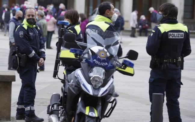 Agentes de la Policía Local de Vitoria.