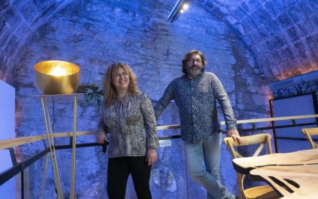 Rosa María Villarroel y Juan Carlos Antolín en el interior de Kobatxa.