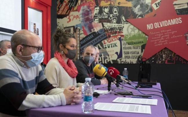 La Asociación de Víctimas del 3 de Marzo comparece con el abogado de la querella Argentina, Jacinto Lara