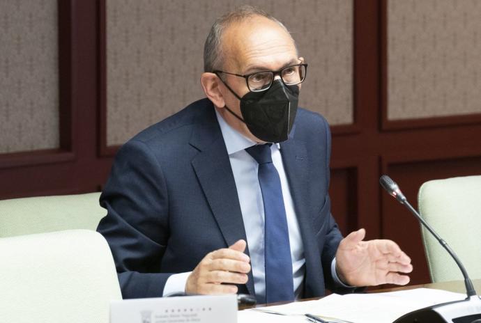 Ramiro González en las Juntas Generales de Álava.