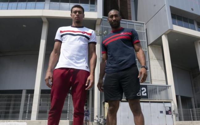 Wade Baldwin y Jayson Granger posan frente al Buesa Arena