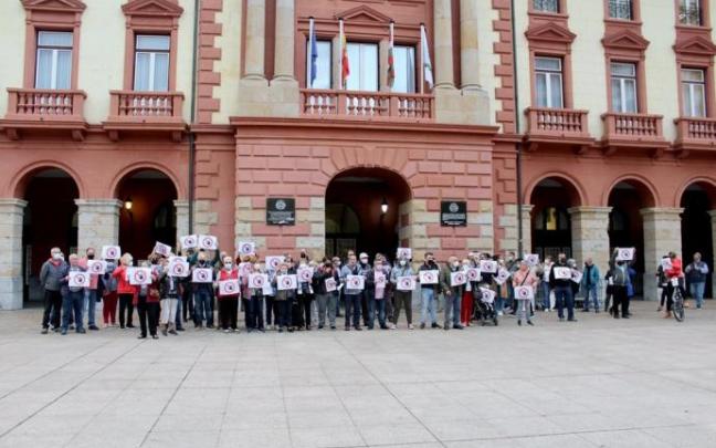 Vecinos de la zona Este muestran su oposición al proyecto antes del Pleno del pasado lunes
