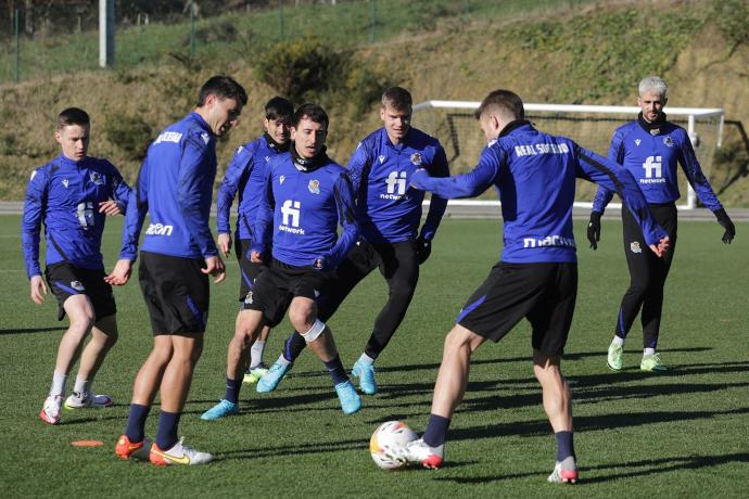 Los jugadores realistas, en el último entrenamiento de la semana, este sábado en Zubieta.