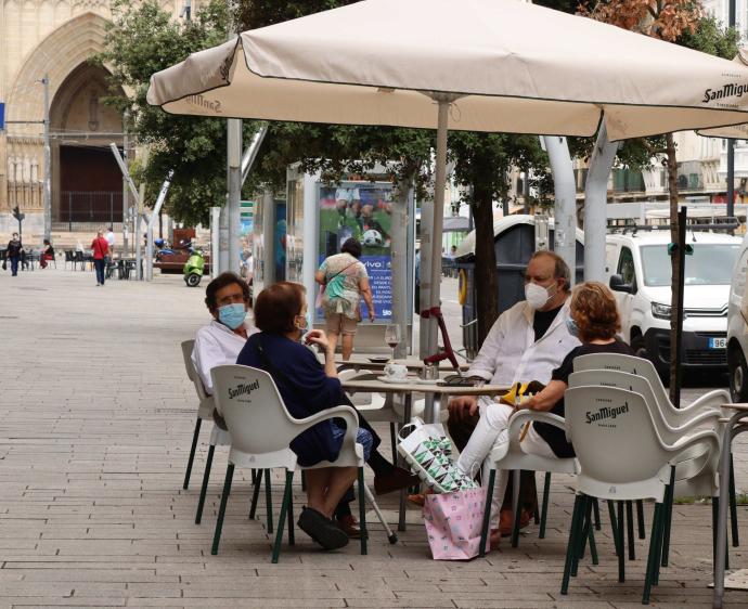 Los vitorianos, divididos ante el fin del uso de la mascarilla