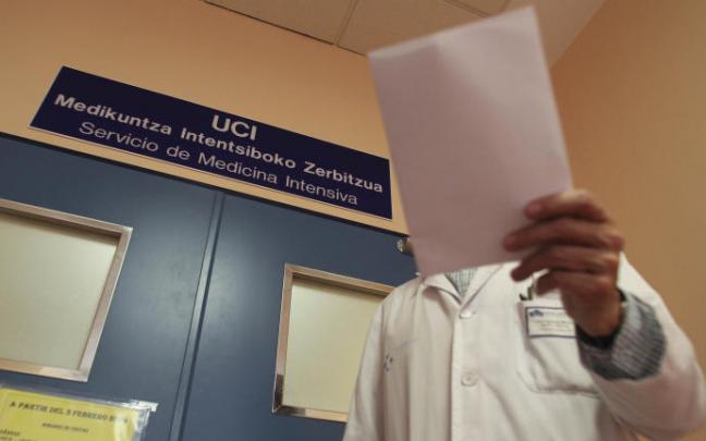 Puerta de la UCI en Vitoria.
