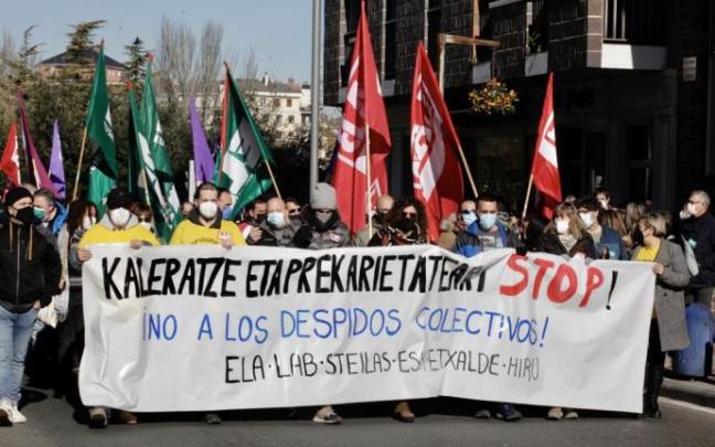 Protesta en Vitoria contra la reforma laboral.