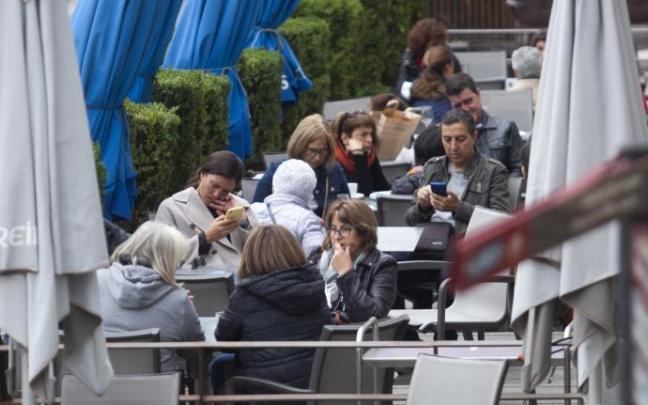 Pide prudencia tras el aumento de la movilidad en Semana Santa y el fin de la mascarilla en interiores.
