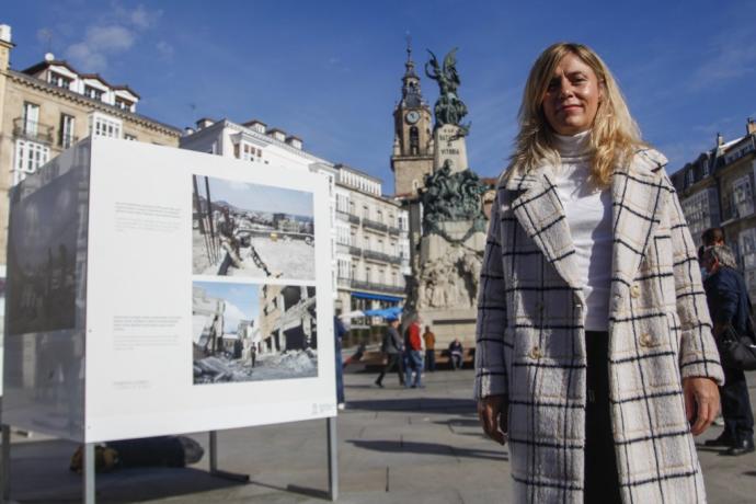 Inauguración de la exposición 'Tránsito y tráficos' en la plaza de la Virgen Blanca.