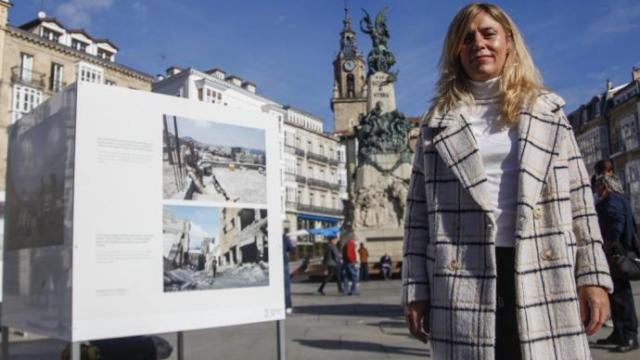 Inauguración de la exposición 'Tránsito y tráficos' en la plaza de la Virgen Blanca. Inauguración de la exposición 'Tránsito y tráficos' en la plaza de la Virgen Blanca.