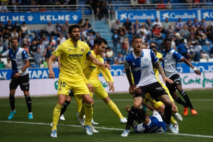 Joselu Mato, ante el Villarreal en el último partido celebrado en Mendizorroza