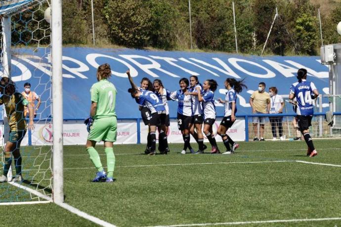 Las Gloriosas celebran el gol de la victoria