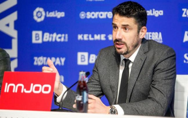 Julio Velázquez, durante su presentación con el Alavés.
