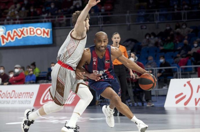 El Baskonia logró sacar el partido adelante con una rotación reducida de solo ocho jugadores