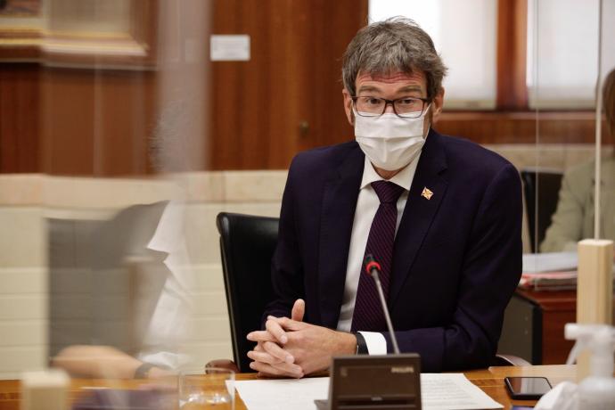 A través de las redes sociales, el alcalde de Vitoria y presidente de Eudel ha criticado el rechazo judicial a una medida que "pretende reducir contagios y aliviar la presión sanitaria para salvar vidas"